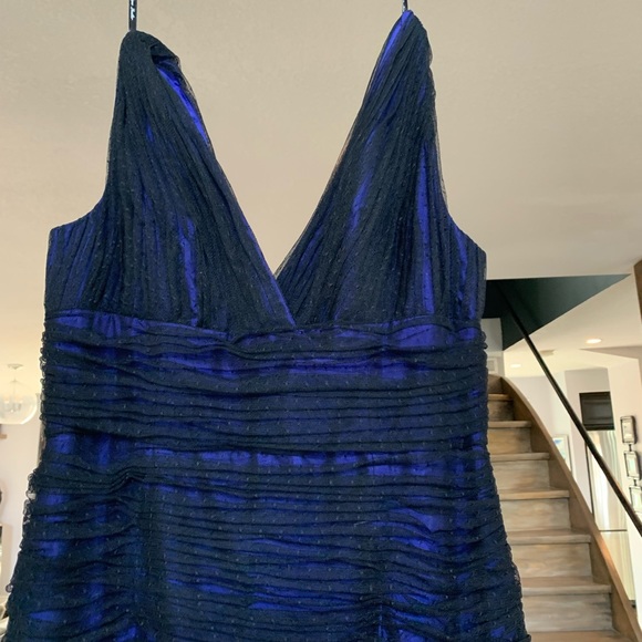 Gorgeous Monique Lhuillier prom or wedding Gown - Picture 7 of 7